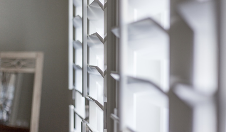 Your faux wood should have sturdy louvers if you’re looking for energy efficiency and a solid wood feel. Faux Wood Plantation Shutters in Raleigh